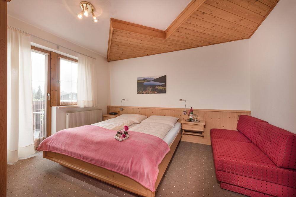 Gaestehaus Gratz - Inklusive Eintritt In Die Alpentherme Дорфгаштайн Экстерьер фото